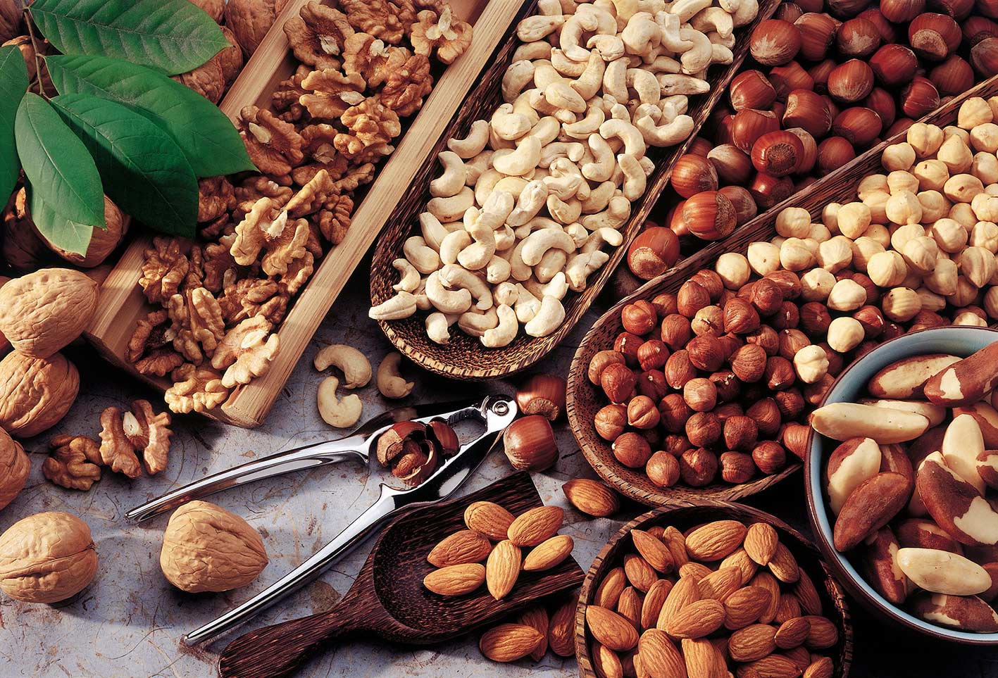خواص آجیل چربی سوز برای بدن 3 آجیل چربی سوز1